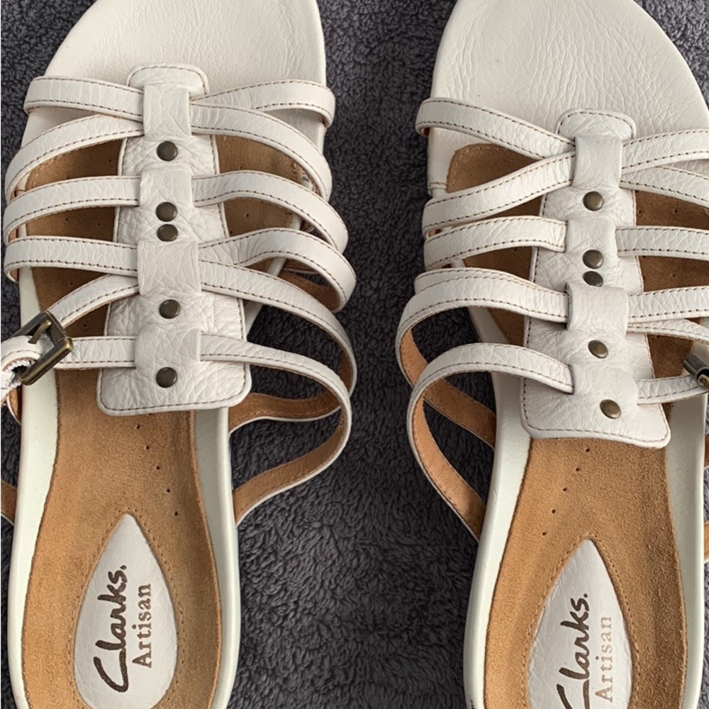 Clarks sandals size 8 1/2